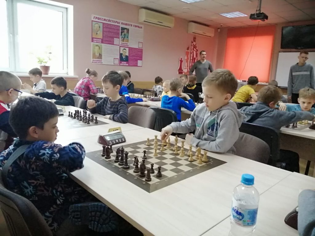 С 25 по 31 марта 2021 года в городском шахматном клубе им. М.И. Найдова прошел детско-юношеский турнир "Весенний кубок ГШК" по шахматам