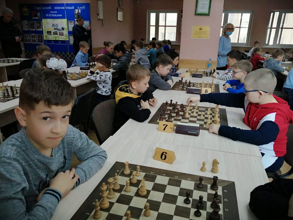 С 25 по 31 марта 2021 года в городском шахматном клубе им. М.И. Найдова прошел детско-юношеский турнир "Весенний кубок ГШК" по шахматам