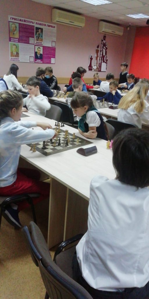 23 октября в Городском шахматном клубе им. М.И. Найдова состоялось открытие третьего сезона  открытых соревнований по шахматам среди школьников г. Кемерово «Школьная Шахматная Лига»