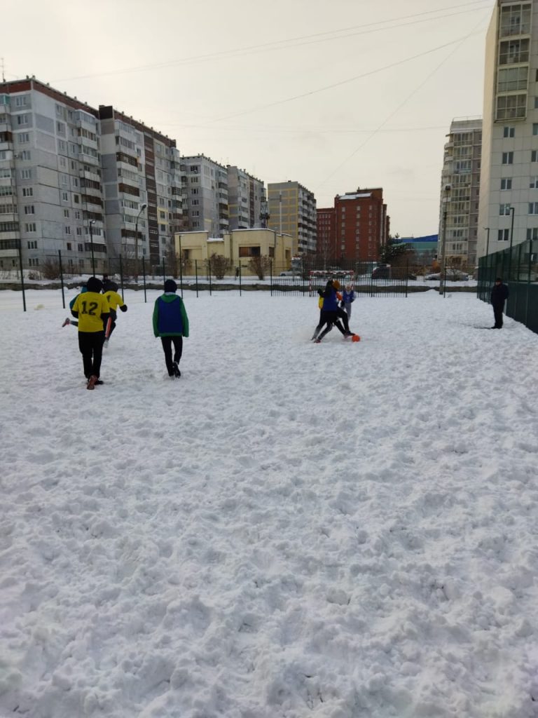 19 ноября 2021 года на базе клуба по месту жительства «Янтарь» (проспект Октябрьский, 40 А) прошел межклубный турнир МАУ «Клубы по месту жительства» по мини-футболу "Первый снег"