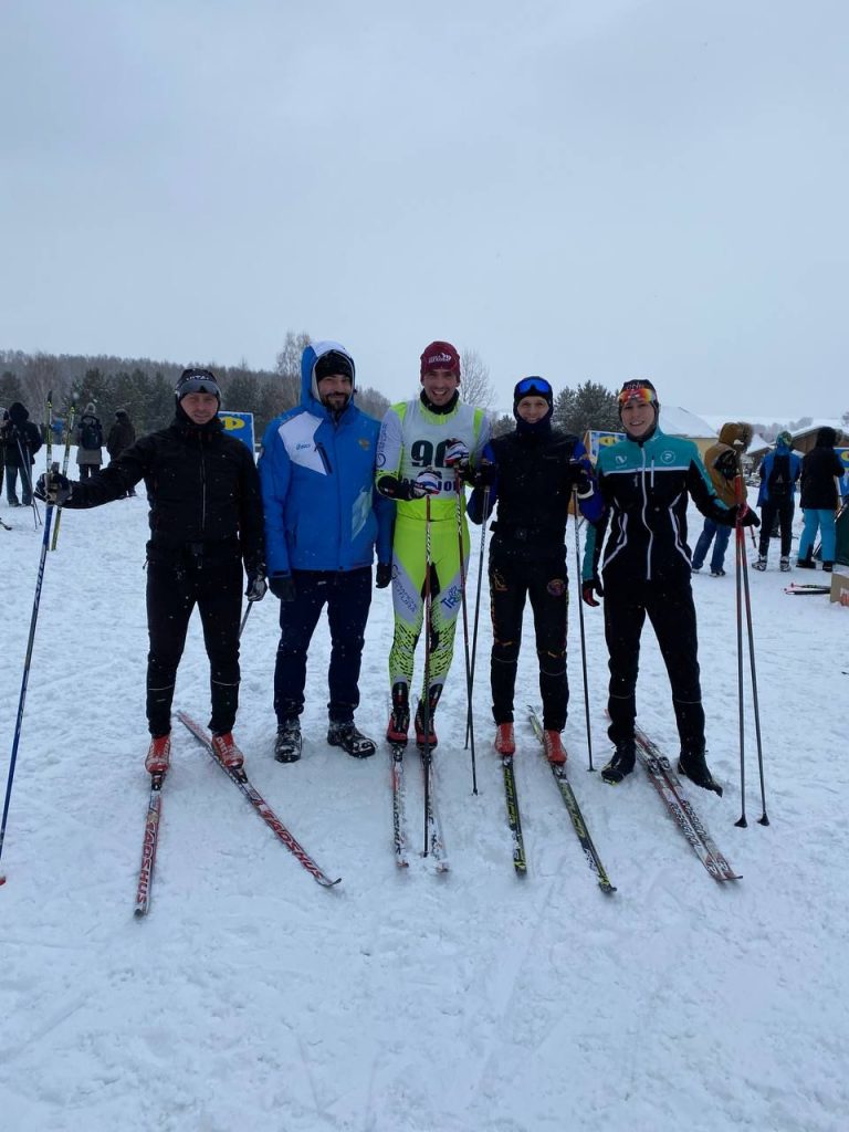28 ноября 2021 года спортсмены клуба по месту жительства "Олимп"  приняли участие в открытом Первенстве города Кемерово по лыжным гонкам памяти тренера-преподавателя Шадрина Ю.В.