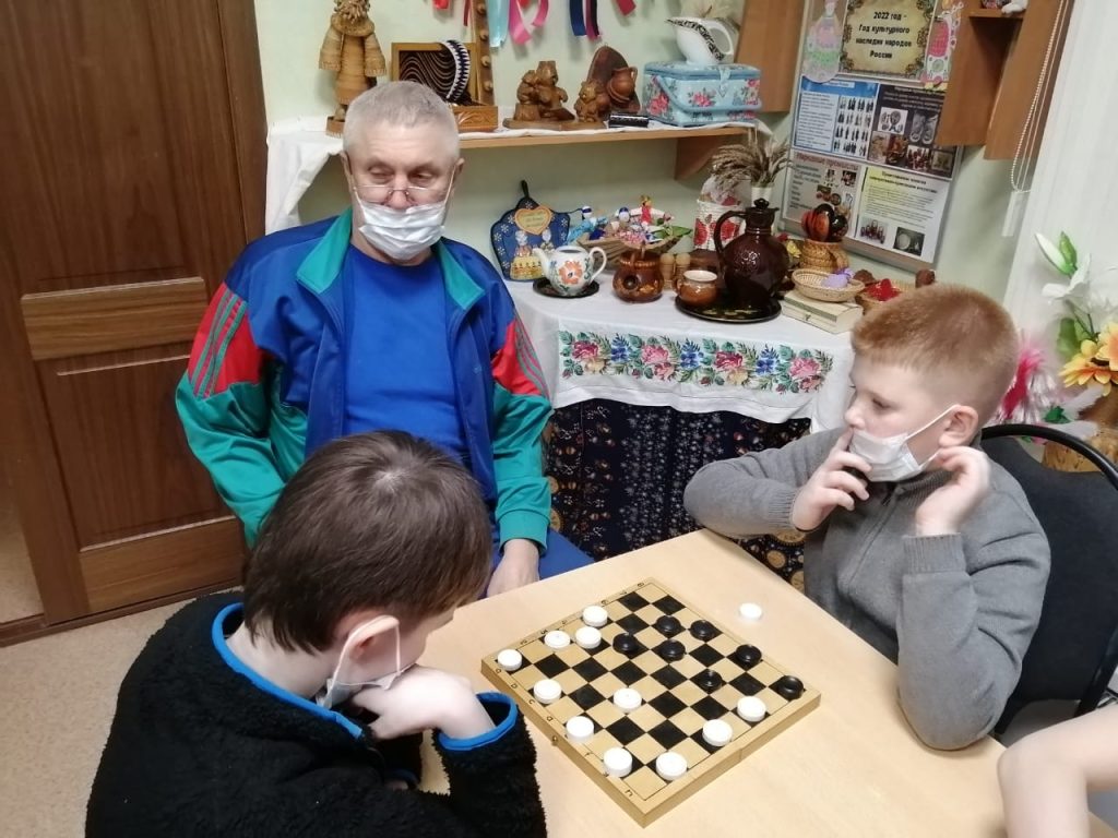 16 февраля 2022 года в клубе по месту жительства "Сибирь" прошли внутриклубные соревнования по шашкам среди детей в рамках акции "Будущее без наркотиков"