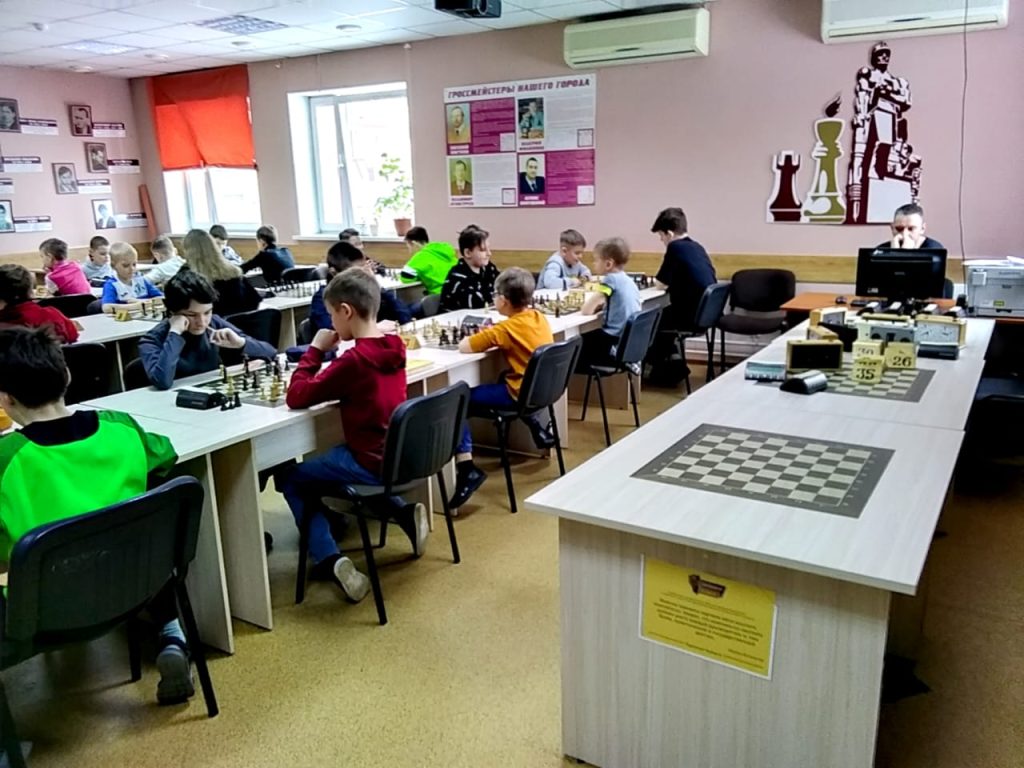 23 февраля 2022 года в Городском шахматном клубе им. М.И. Найдова прошел городской блицтурнир по шахматам, посвященный Дню защитника Отечества