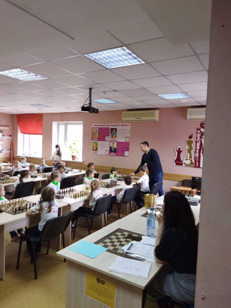 С 5 по 8 апреля 2022 года в Городском шахматном клубе им. М.И. Найдова прошел отборочный этап соревнований по шахматам «Маленький шахматист» среди команд воспитанников муниципальных дошкольных образовательных учреждений г. Кемерово