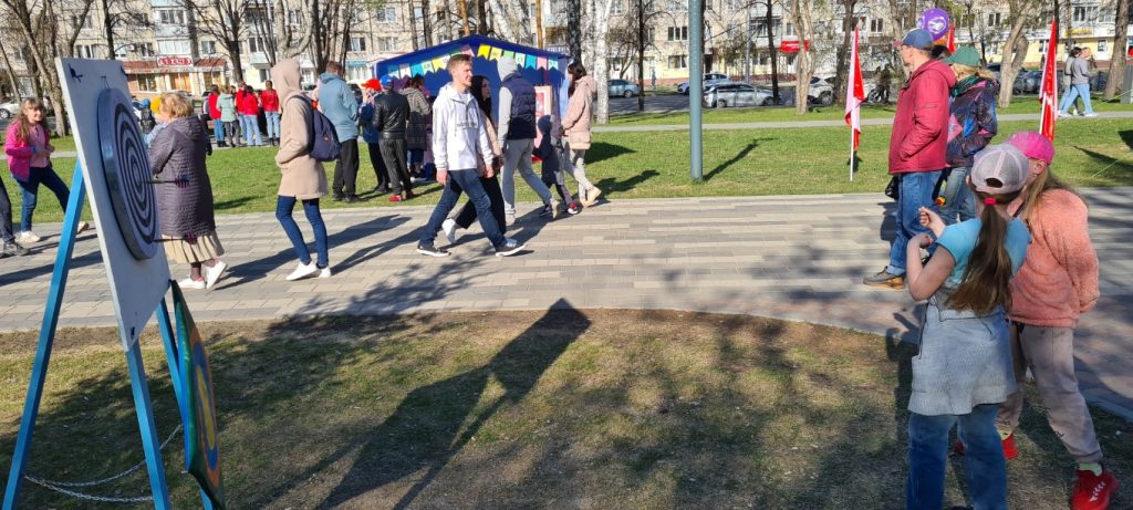 9 мая 2022 года в линейном парке бульвара Строителей города Кемерово прошли праздничные мероприятия, посвящённые Дню Победы советского народа в Великой Отечественной войне