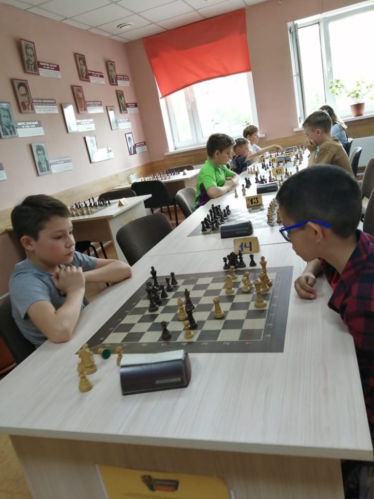 28 - 29 мая 2022 года в Городском шахматном клубе им. М.И. Найдова проходил открытый клубный турнир ГШК по быстрым шахматам, посвященный Международному Дню защиты детей