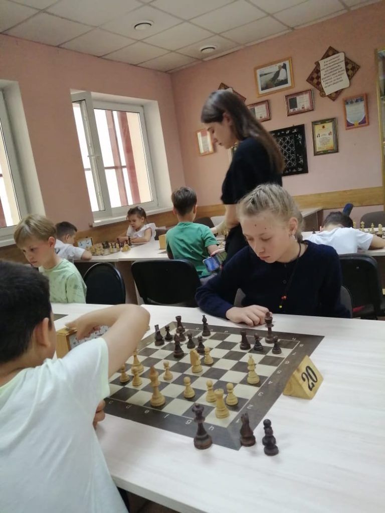 28 - 29 мая 2022 года в Городском шахматном клубе им. М.И. Найдова проходил открытый клубный турнир ГШК по быстрым шахматам, посвященный Международному Дню защиты детей