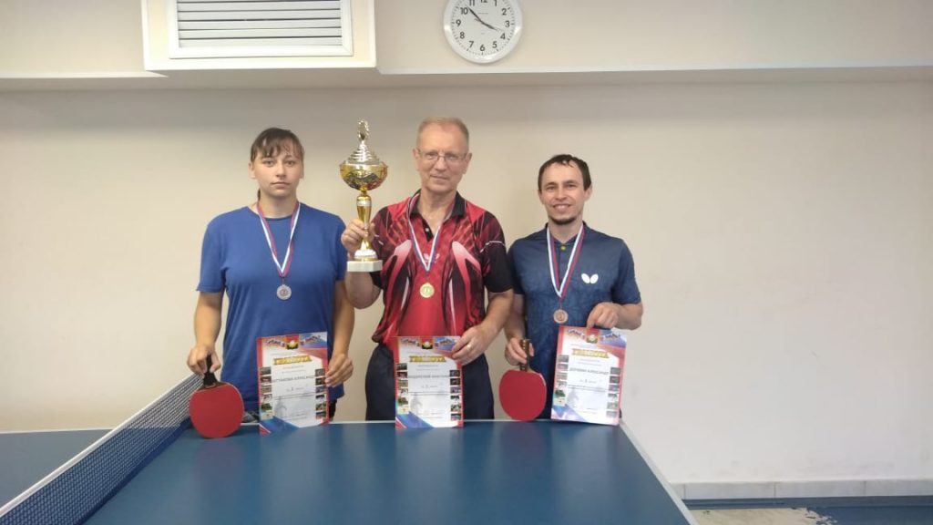 31 июля 2022 года в клубе по месту жительства «Лесная Поляна» прошли воскресные соревнования по настольному теннису на переходящий кубок Лесная Поляна-2022