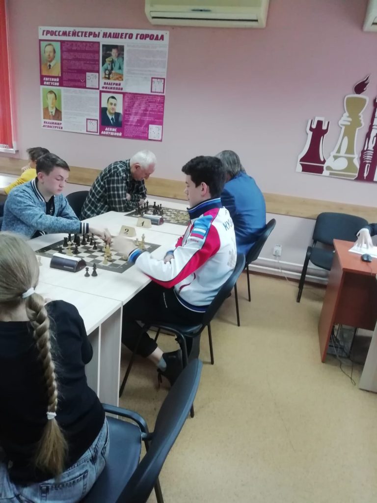25 сентября 2022 года в Городском шахматном клубе им. М.И. Найдова прошел открытый городской темпотурнир по шахматам, посвященный Дню пожилого человека