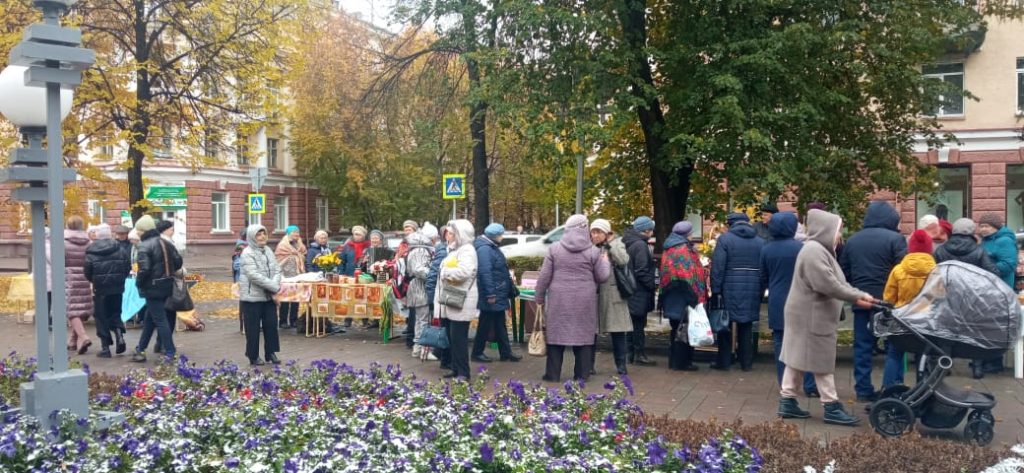 30 сентября 2022 года на улице Весенняя города Кемерово прошел большой праздник, посвящённый Дню пожилого человека - «Ветеранский Арбат».