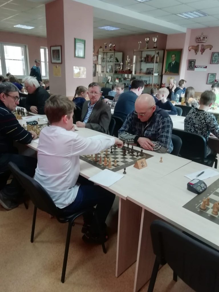 С 16 апреля по 06 мая 2023 года в Городском шахматном клубе им. М.И. Найдова прошли соревнования на Первенство города Кемерово среди мужчин по классическим шахматам
