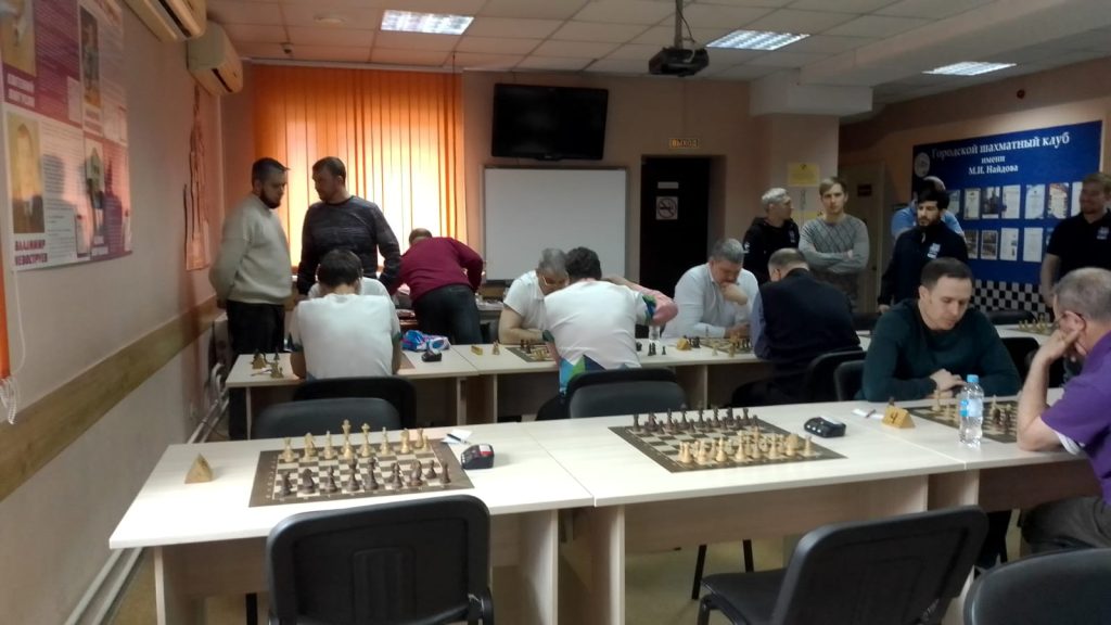 24 апреля 2024 года в Городском шахматном клубе им. М.И. Найдова прошли соревнования по шахматам и шашкам среди сотрудников АО ХК «СДС», предприятий-партнеров и студентов