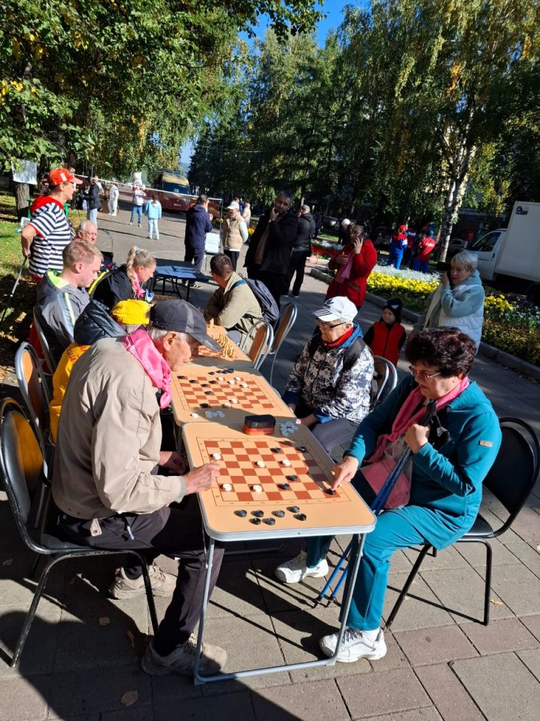 20 сентября 2024 года на улице Весенняя города Кемерово прошел большой праздник - «Ветеранский Арбат»