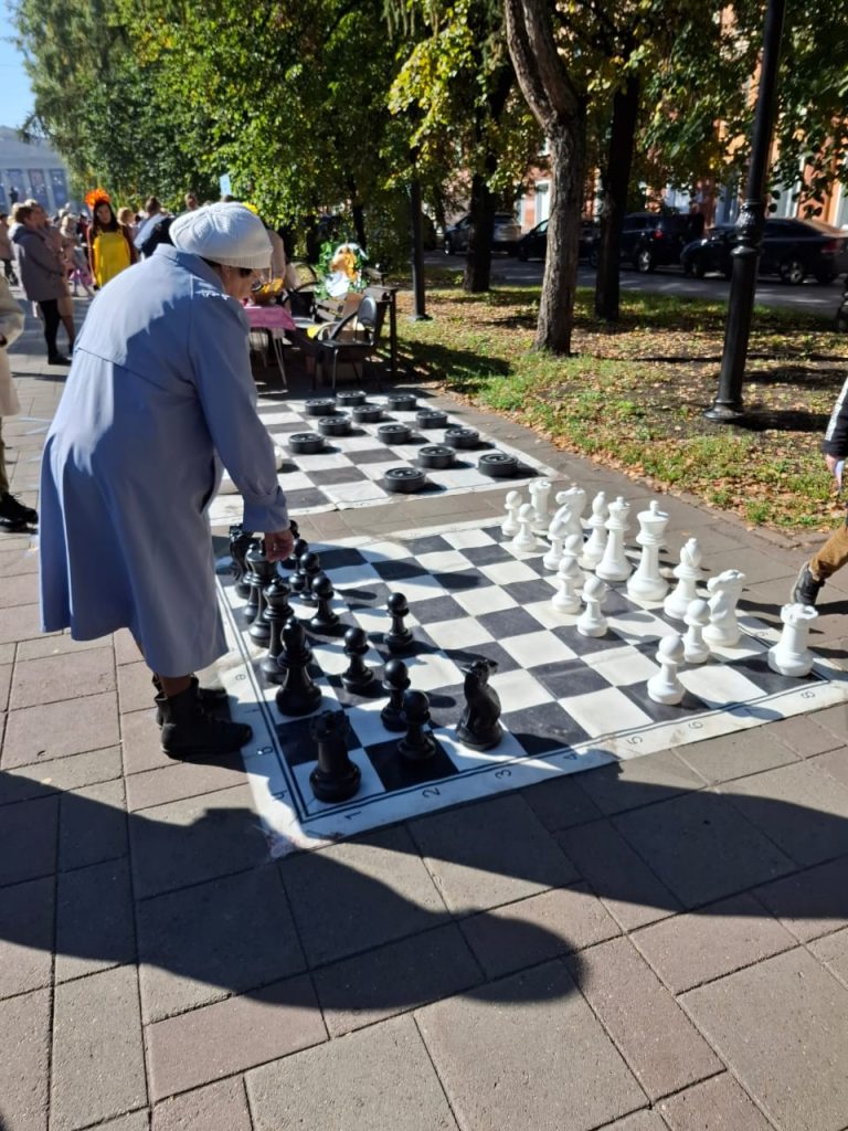 20 сентября 2024 года на улице Весенняя города Кемерово прошел большой праздник - «Ветеранский Арбат»