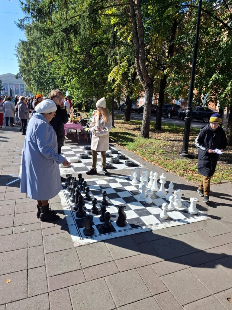 20 сентября 2024 года на улице Весенняя города Кемерово прошел большой праздник - «Ветеранский Арбат»