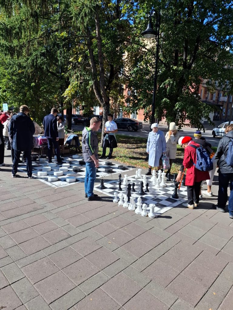 20 сентября 2024 года на улице Весенняя города Кемерово прошел большой праздник - «Ветеранский Арбат»