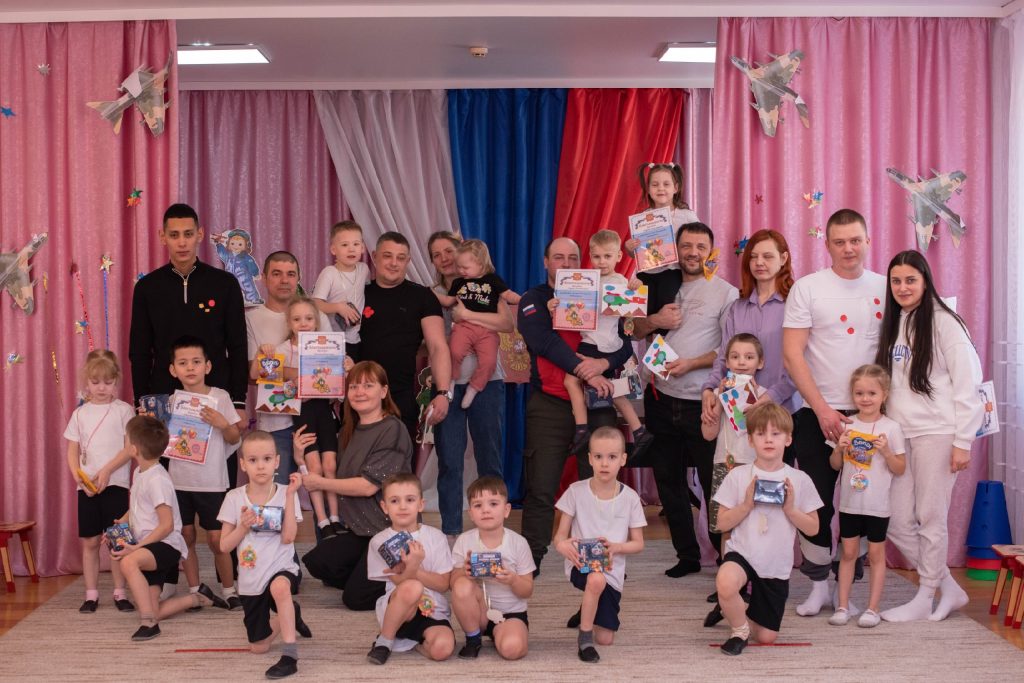 10 марта 2025 года специалисты Центра тестирования ГТО МАУ «Клубы по месту жительства» посетили МАДОУ №10 "Детский сад комбинированного вида" г. Кемерово, где провели увлекательный спортивный праздник под названием "Весёлые ребята"! 🎉