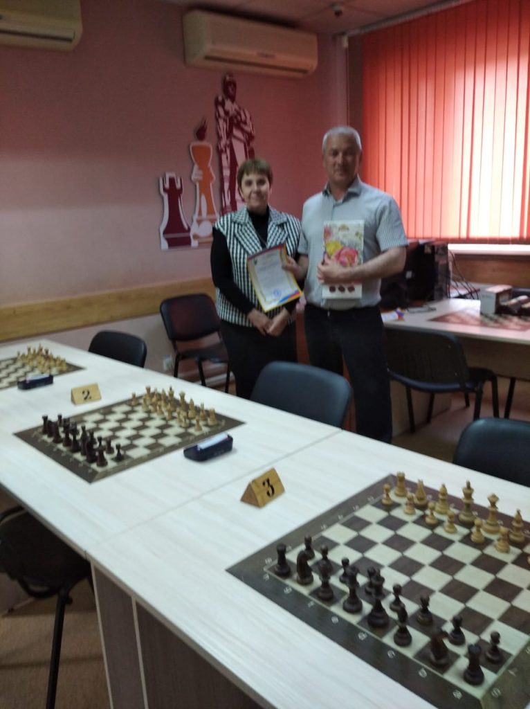 ♟️ 6 мая 2025 года в Городском шахматном клубе им. М.И. Найдова прошли соревнования по шахматам в рамках муниципального этапа физкультурно-спортивного фестиваля среди работников образования г. Кемерово