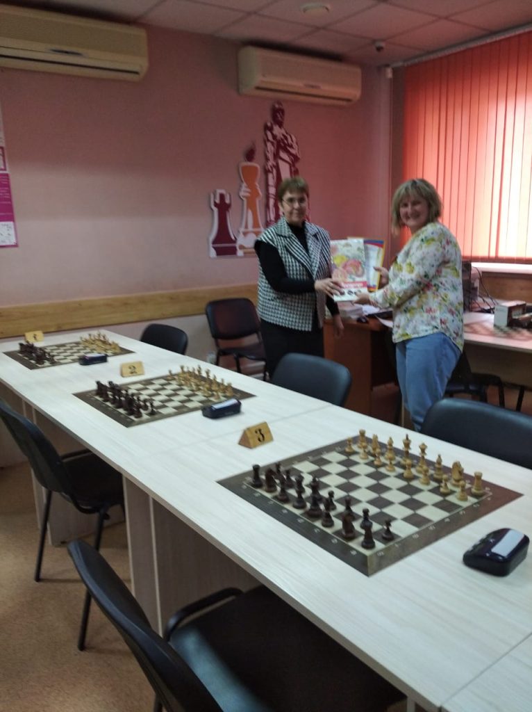 ♟️ 6 мая 2025 года в Городском шахматном клубе им. М.И. Найдова прошли соревнования по шахматам в рамках муниципального этапа физкультурно-спортивного фестиваля среди работников образования г. Кемерово