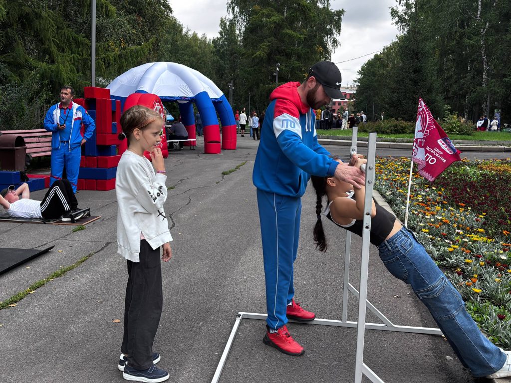 🎉 27 августа 2025 года в сквере Искусств состоялось яркое событие, организованное Территориальным управлением Центрального района г. Кемерово — праздничное мероприятие "Мы славим шахтеров", посвященное ДНЮ ШАХТЕРА!