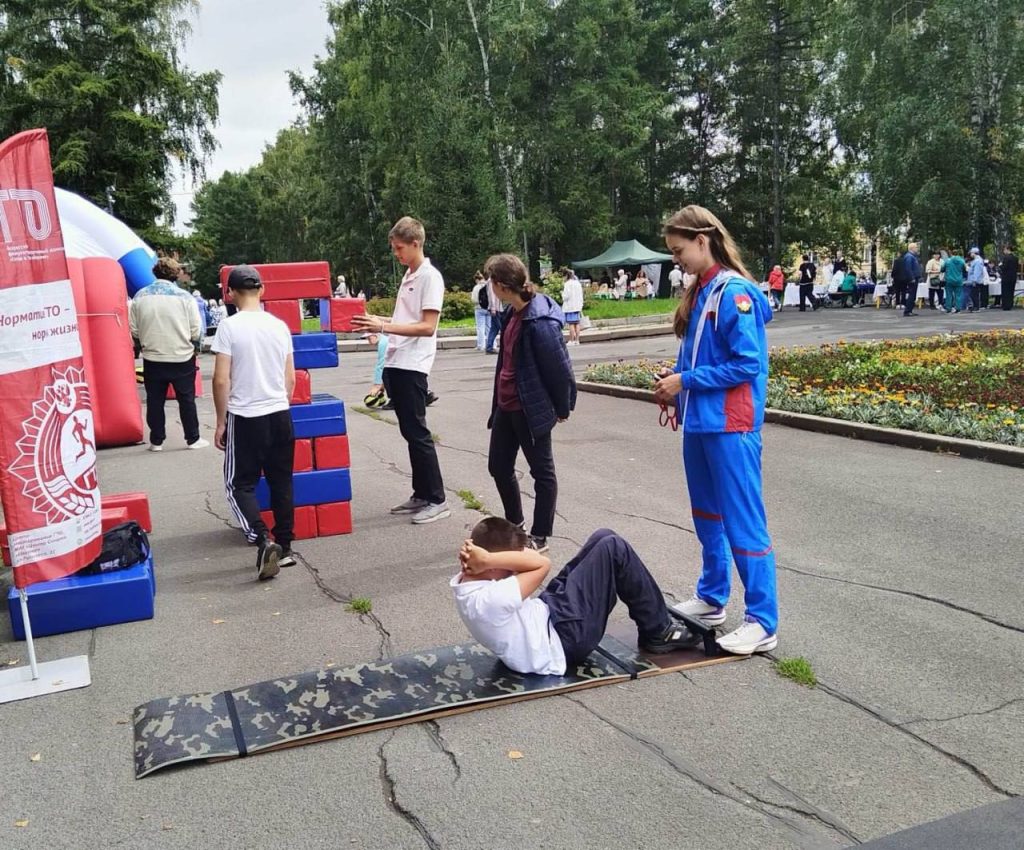 🎉 27 августа 2025 года в сквере Искусств состоялось яркое событие, организованное Территориальным управлением Центрального района г. Кемерово — праздничное мероприятие "Мы славим шахтеров", посвященное ДНЮ ШАХТЕРА!