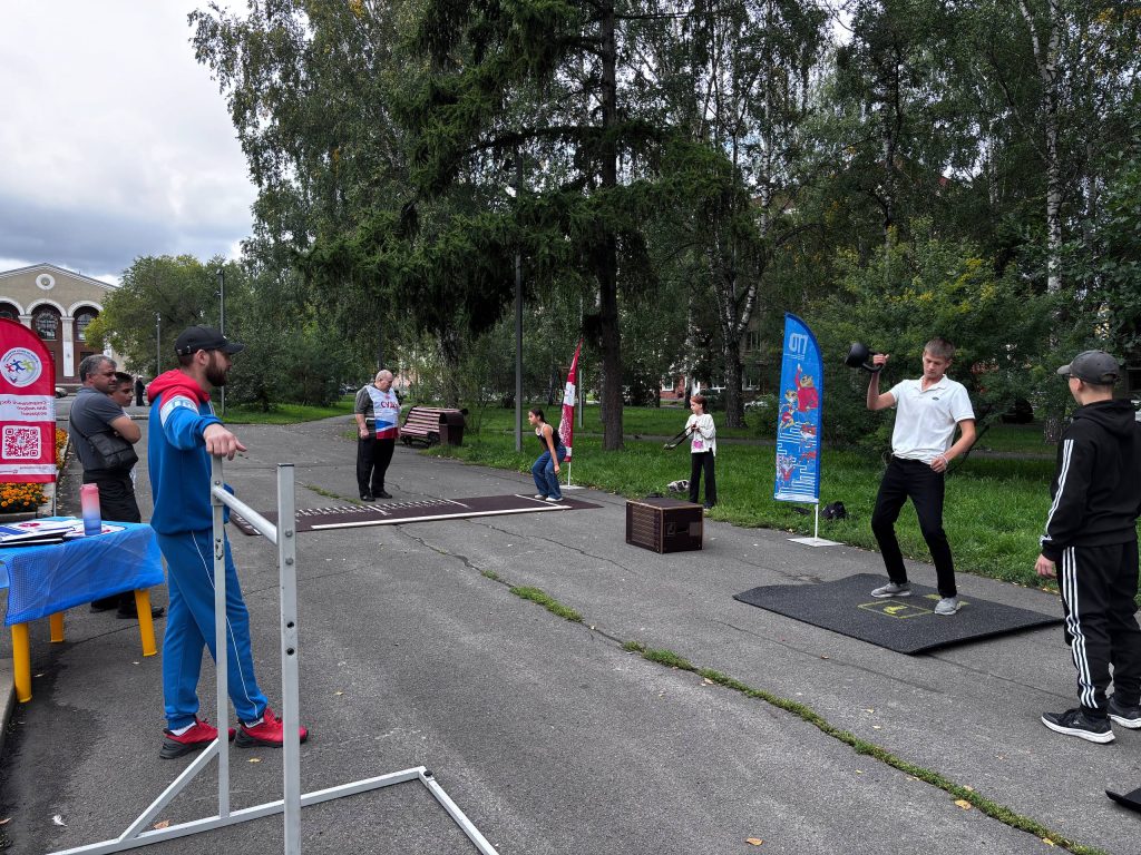 🎉 27 августа 2025 года в сквере Искусств состоялось яркое событие, организованное Территориальным управлением Центрального района г. Кемерово — праздничное мероприятие "Мы славим шахтеров", посвященное ДНЮ ШАХТЕРА!