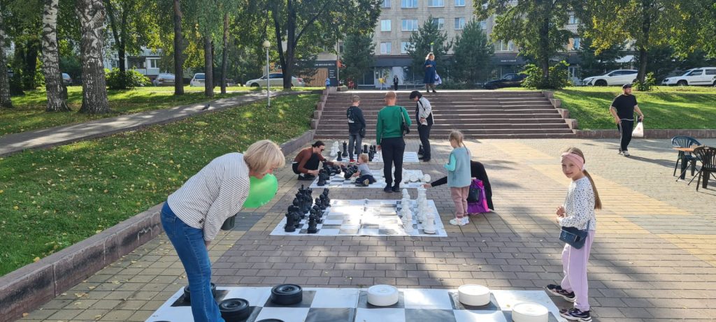 🎉 11 сентября 2025 года в Кемерово прошел 6-й ежегодный городской фестиваль «Радость жить трезво»