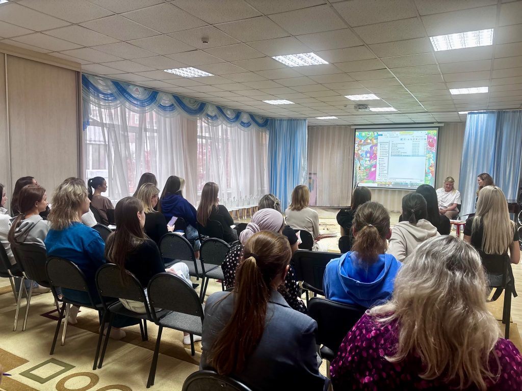 В детских садах №233 и №10 города Кемерово прошли важные родительские собрания, посвященные Всероссийскому физкультурно-спортивному комплексу "Готов к труду и обороне" (ГТО)