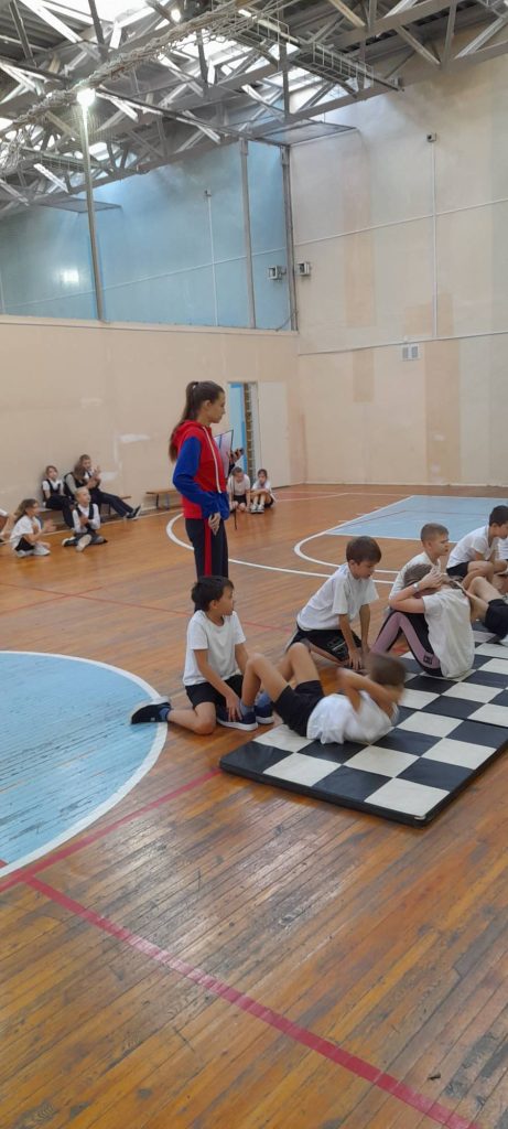 Здоровое поколение — будущее нашей страны! 14 октября специалисты Центра тестирования ГТО МАУ «Клубы по месту жительства» провели тестирование учащихся начальных классов школы №97 города Кемерово.