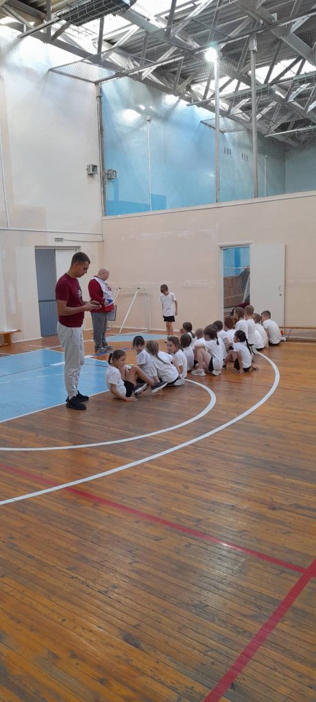 Здоровое поколение — будущее нашей страны! 14 октября специалисты Центра тестирования ГТО МАУ «Клубы по месту жительства» провели тестирование учащихся начальных классов школы №97 города Кемерово.