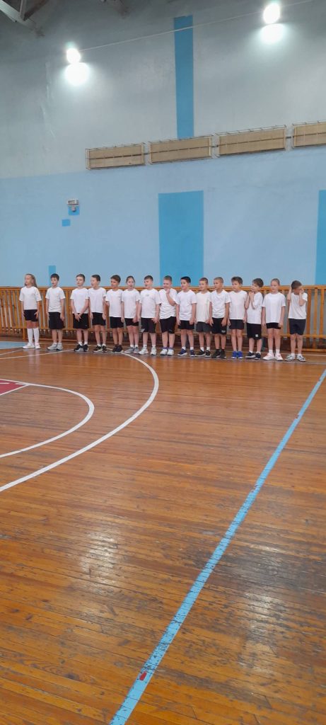 Здоровое поколение — будущее нашей страны! 14 октября специалисты Центра тестирования ГТО МАУ «Клубы по месту жительства» провели тестирование учащихся начальных классов школы №97 города Кемерово.