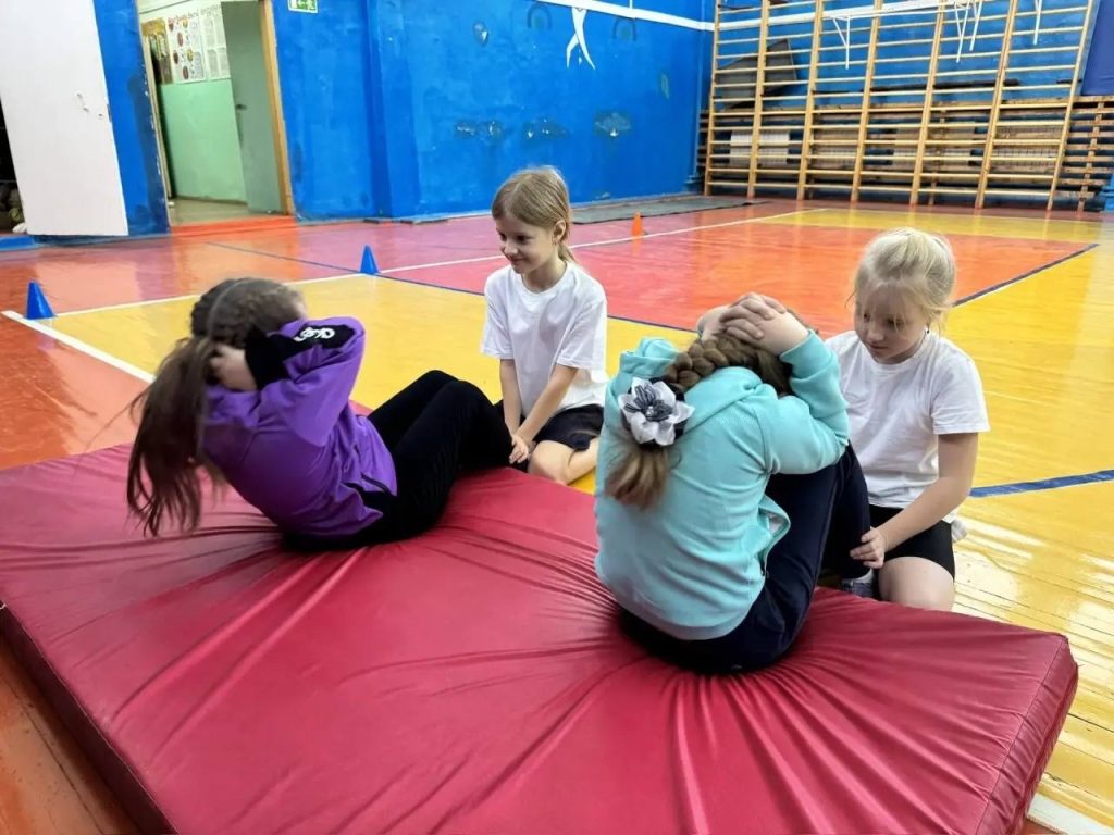 Клубы по месту жительства 🏅 28 октября 2025 года в спортивном клубе "Юниор" школы №31 города Кемерово стартовала спартакиада "Подтянись к движению ГТО"! 🌟