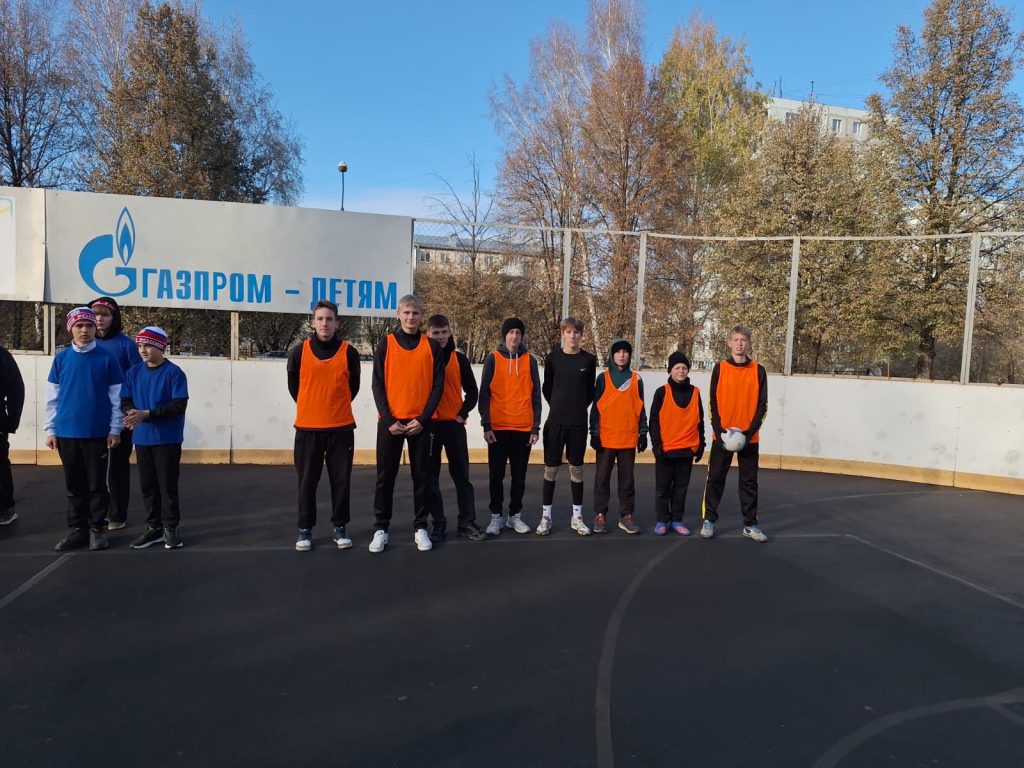 🏆 15 октября 2025 года на базе Дворца творчества Ленинского района состоялся захватывающий районный турнир по мини-футболу, посвящённый Дню отца