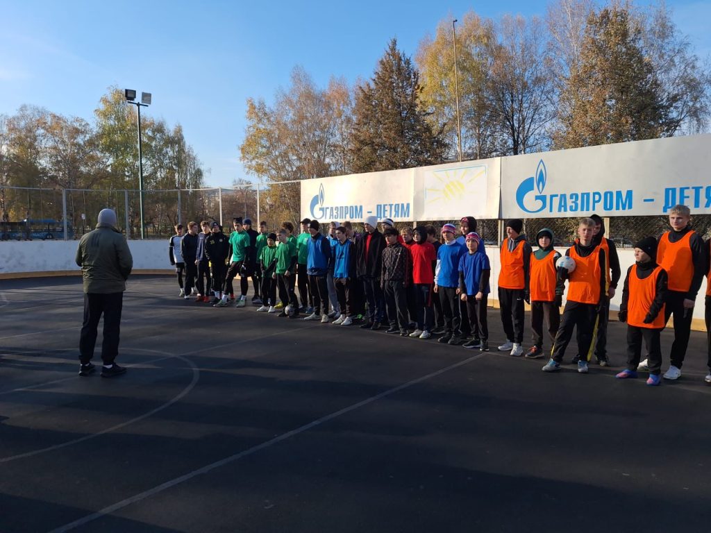 🏆 15 октября 2025 года на базе Дворца творчества Ленинского района состоялся захватывающий районный турнир по мини-футболу, посвящённый Дню отца