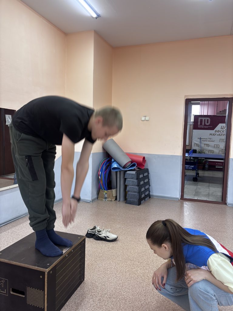 Клубы по месту жительства 🚀 Кадеты Губернаторской кадетской школы-интерната МЧС активно участвуют в сдаче норм ГТО! 💥