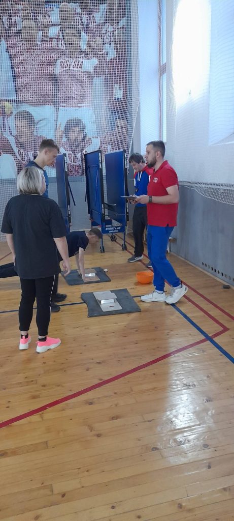 18 ноября 2025 года специалисты центра тестирования МАУ «Клубы по месту жительства» г. Кемерово приняли нормативы ВФСК ГТО у сотрудников ГУ МВД России по Кемеровской области - Кузбассу