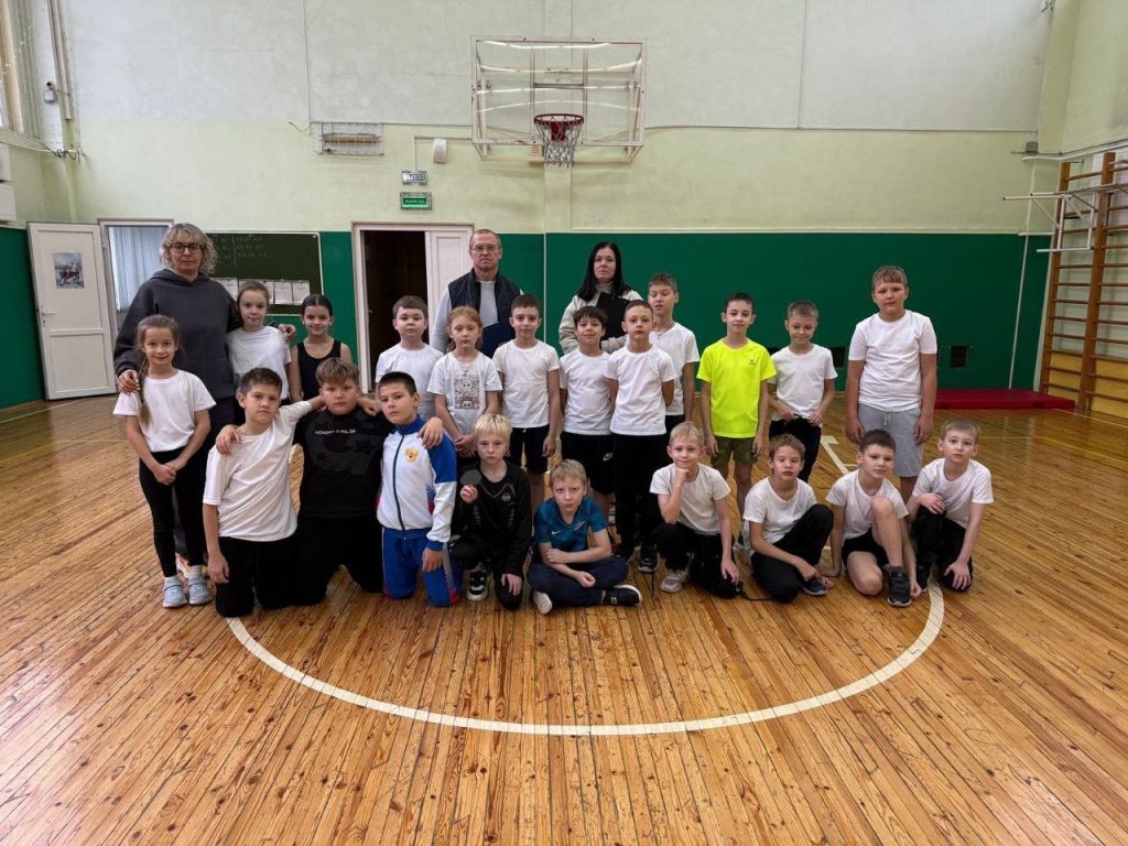 Клубы по месту жительства 10 ноября 2025 года в стенах школы №45 города Кемерово состоялся масштабный «Единый день ГТО»