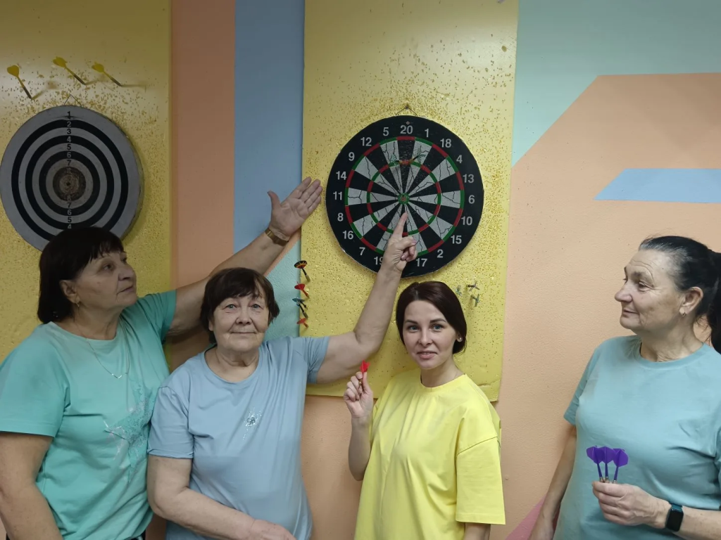 27 ноября 2025 года в клубе по месту жительства «Тонус» завершился двухдневный турнир по дартсу среди представительниц прекрасного пола. Соревнования были организованы в честь празднования Дня матери
