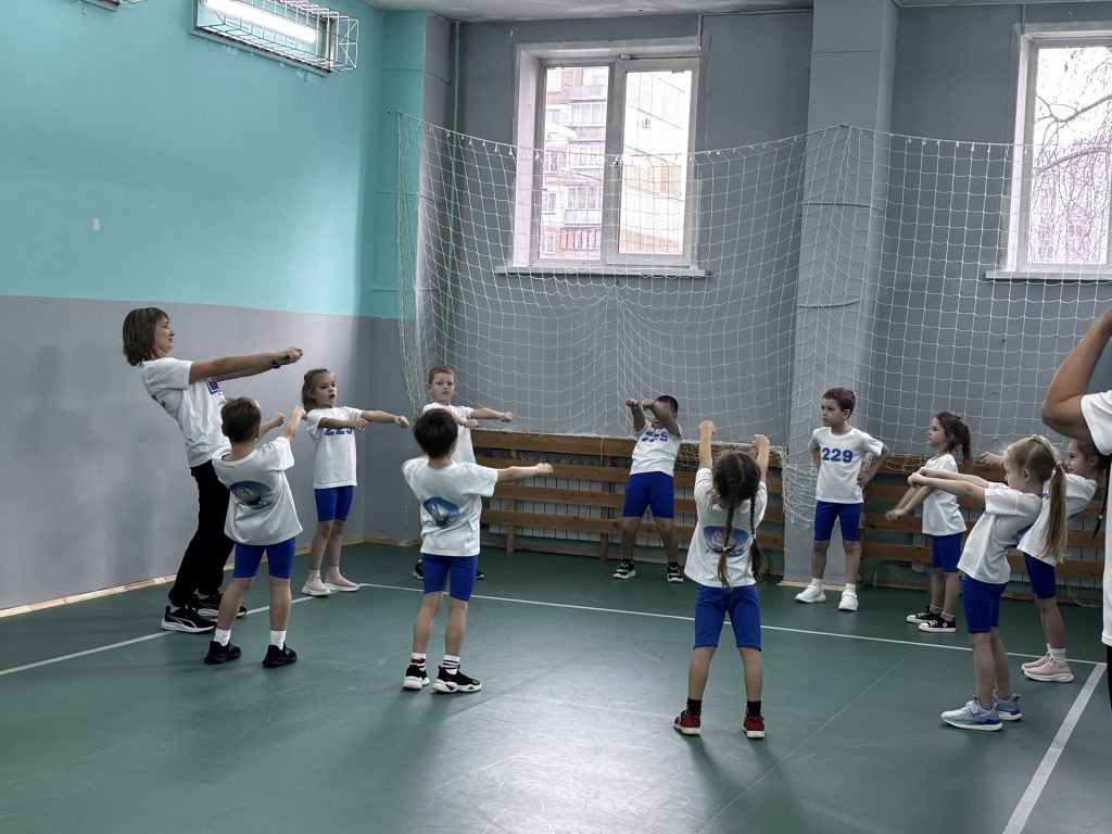 💪 13 ноября 2025 года в клубе по месту жительства «Восход» состоялось важное спортивное событие — «Единый день ГТО» - тестирование по нормативам ГТО для воспитанников детского сада №229 города Кемерово!