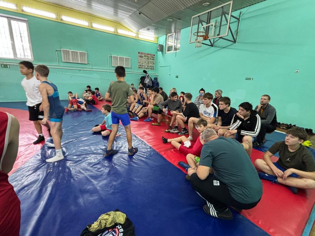 7 ноября 2025 года в клубе по месту жительства «Октябрь» состоялось значимое спортивное событие — открытое первенство по вольной борьбе среди юношей «Спорт против наркотиков» в рамках общероссийской акции "Спорт против наркотиков"