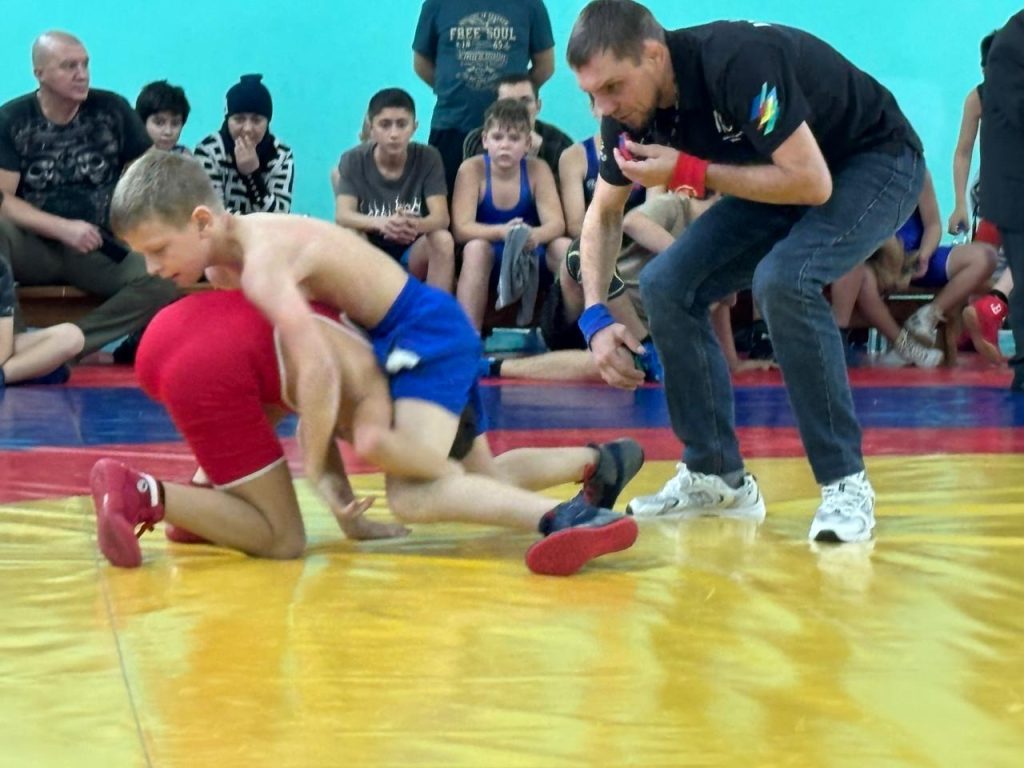 7 ноября 2025 года в клубе по месту жительства «Октябрь» состоялось значимое спортивное событие — открытое первенство по вольной борьбе среди юношей «Спорт против наркотиков» в рамках общероссийской акции "Спорт против наркотиков"