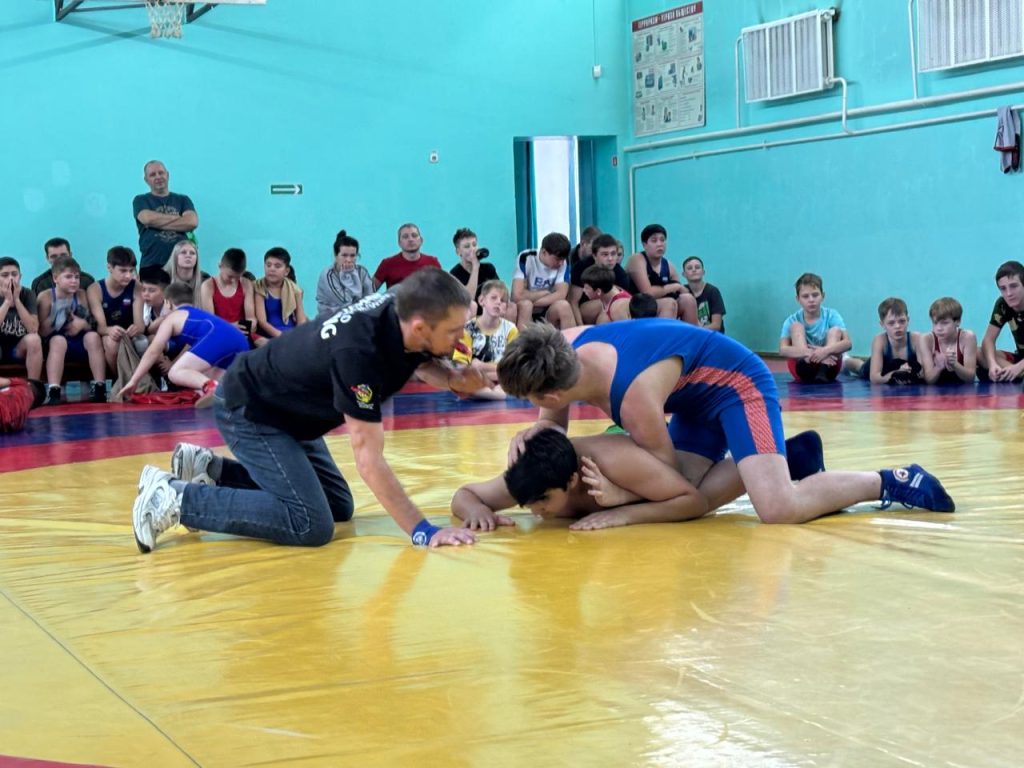 7 ноября 2025 года в клубе по месту жительства «Октябрь» состоялось значимое спортивное событие — открытое первенство по вольной борьбе среди юношей «Спорт против наркотиков» в рамках общероссийской акции "Спорт против наркотиков"