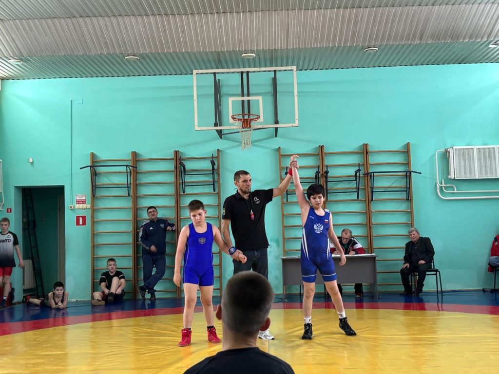 7 ноября 2025 года в клубе по месту жительства «Октябрь» состоялось значимое спортивное событие — открытое первенство по вольной борьбе среди юношей «Спорт против наркотиков» в рамках общероссийской акции "Спорт против наркотиков"