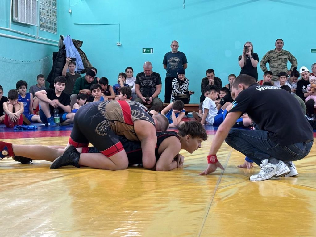 7 ноября 2025 года в клубе по месту жительства «Октябрь» состоялось значимое спортивное событие — открытое первенство по вольной борьбе среди юношей «Спорт против наркотиков» в рамках общероссийской акции "Спорт против наркотиков"