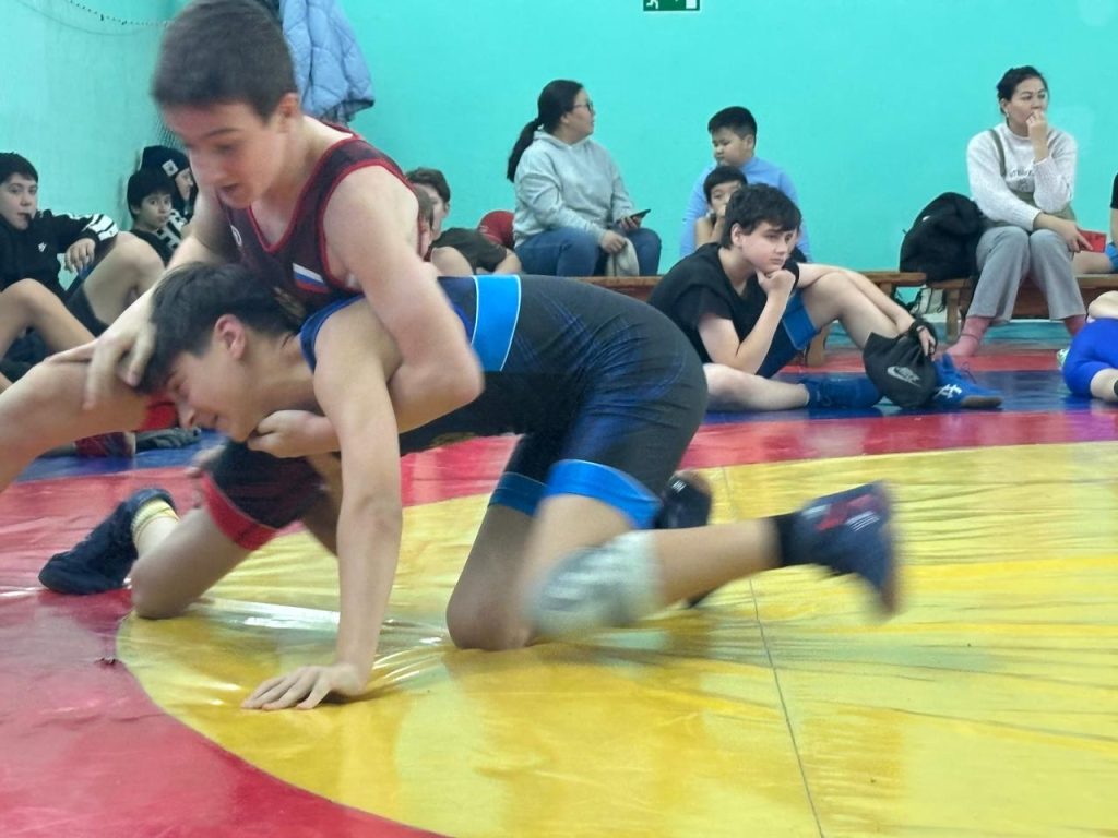 7 ноября 2025 года в клубе по месту жительства «Октябрь» состоялось значимое спортивное событие — открытое первенство по вольной борьбе среди юношей «Спорт против наркотиков» в рамках общероссийской акции "Спорт против наркотиков"