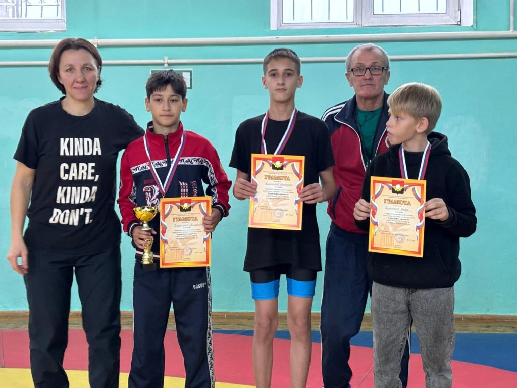 7 ноября 2025 года в клубе по месту жительства «Октябрь» состоялось значимое спортивное событие — открытое первенство по вольной борьбе среди юношей «Спорт против наркотиков» в рамках общероссийской акции "Спорт против наркотиков"