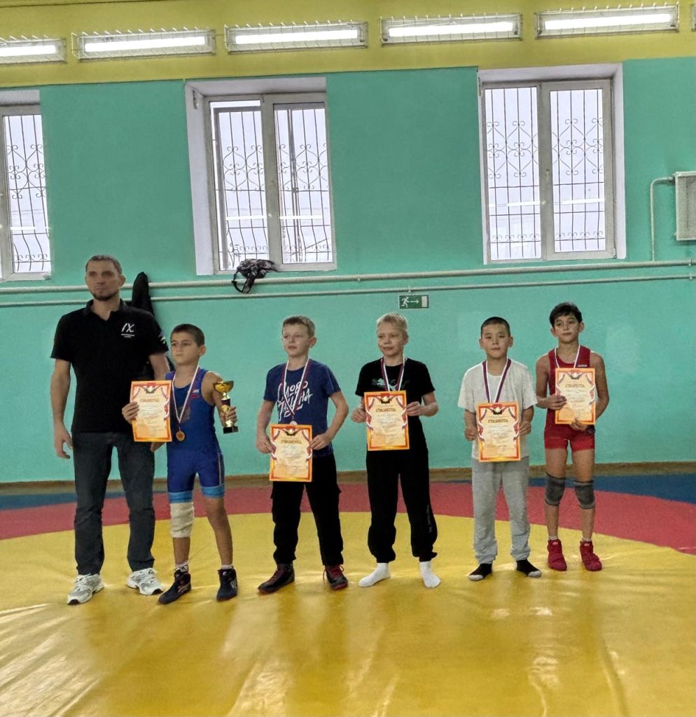 7 ноября 2025 года в клубе по месту жительства «Октябрь» состоялось значимое спортивное событие — открытое первенство по вольной борьбе среди юношей «Спорт против наркотиков» в рамках общероссийской акции "Спорт против наркотиков"