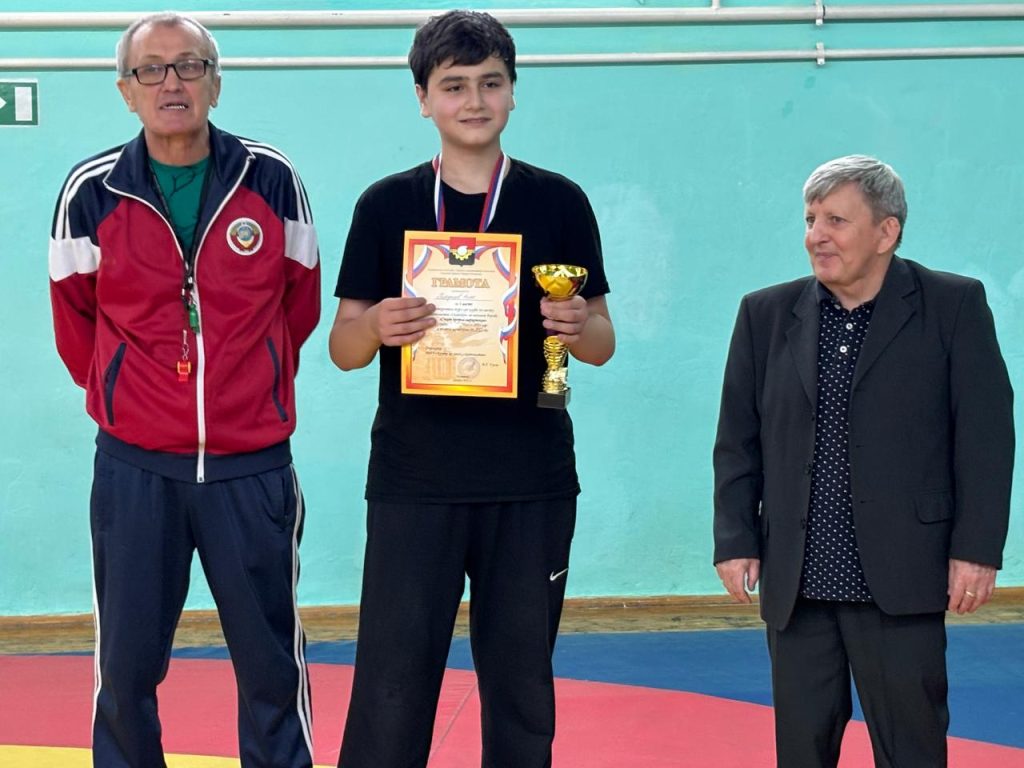 7 ноября 2025 года в клубе по месту жительства «Октябрь» состоялось значимое спортивное событие — открытое первенство по вольной борьбе среди юношей «Спорт против наркотиков» в рамках общероссийской акции "Спорт против наркотиков"