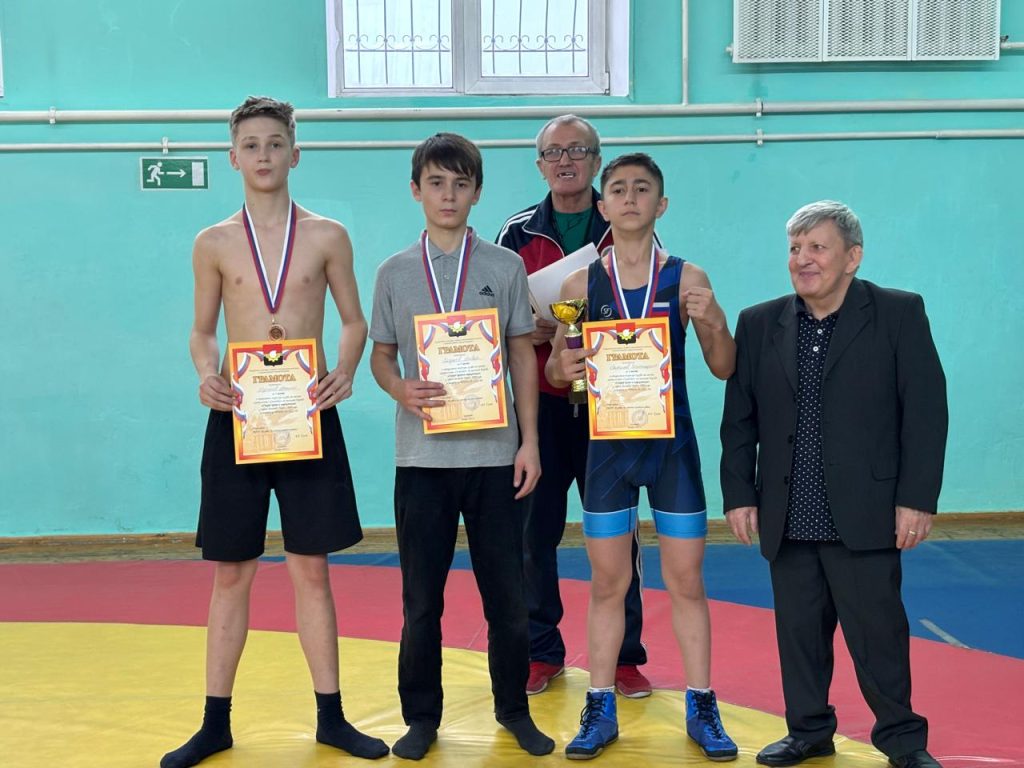 7 ноября 2025 года в клубе по месту жительства «Октябрь» состоялось значимое спортивное событие — открытое первенство по вольной борьбе среди юношей «Спорт против наркотиков» в рамках общероссийской акции "Спорт против наркотиков"