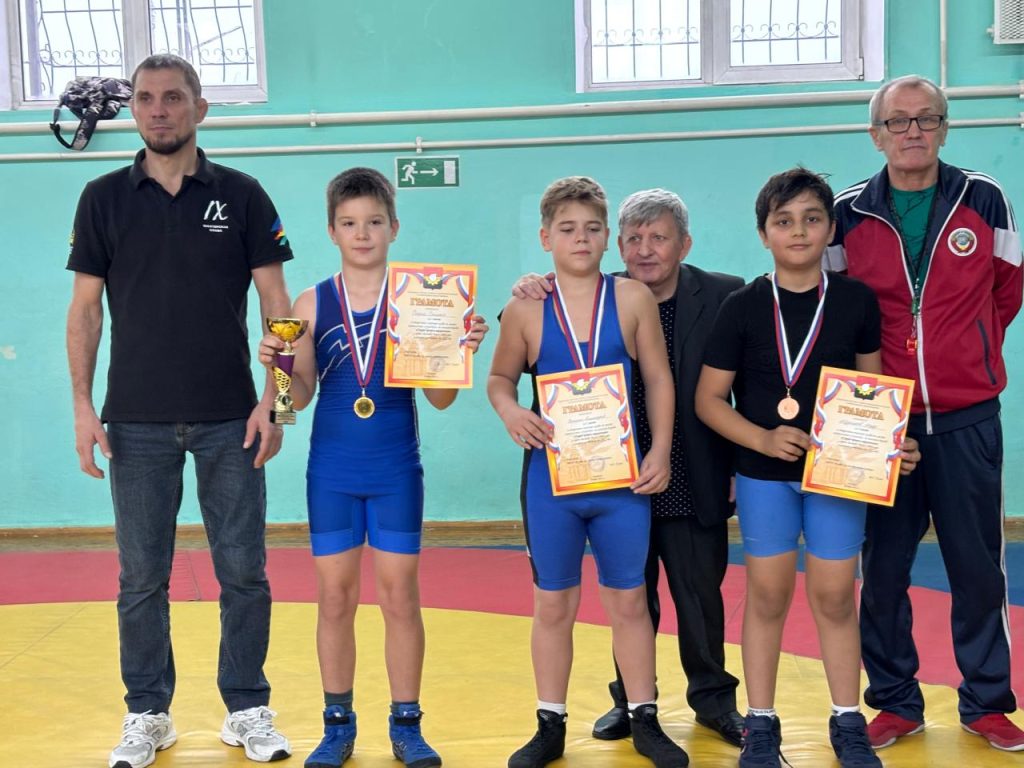 7 ноября 2025 года в клубе по месту жительства «Октябрь» состоялось значимое спортивное событие — открытое первенство по вольной борьбе среди юношей «Спорт против наркотиков» в рамках общероссийской акции "Спорт против наркотиков"